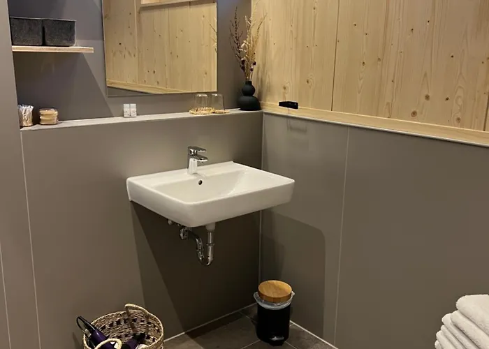 Roo'n Lodges#kolm Gerendaház